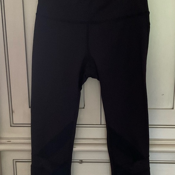 XS Black stretch Capri Leggings - Picture 2 of 4
